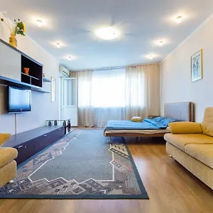 cozy-one-bedroom-apartment-on-the-left-bank.hotels-of-kiev.com/